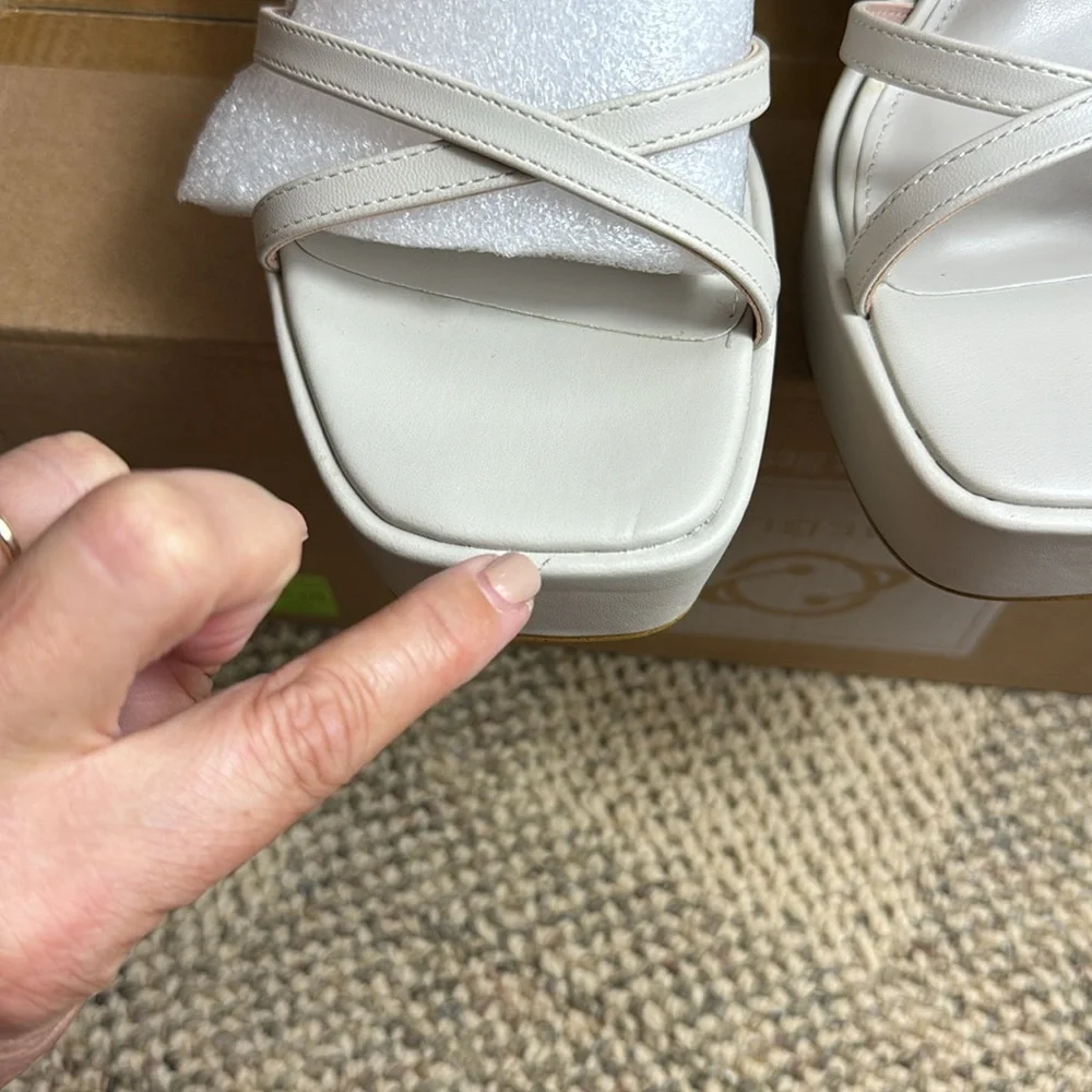NWOT - • BCBGeneration • Women's Sandi Sandal, Stone, Size 9 - FABULOUS! 🤩